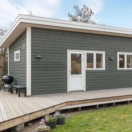 Feriehus 3 Bedroom Stunning In